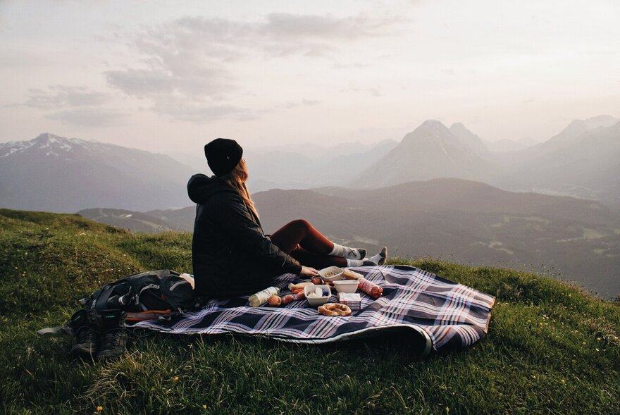 Sundowner Picknick auf der Rosshütte Seefeld - Picknick im Sonnenuntergang